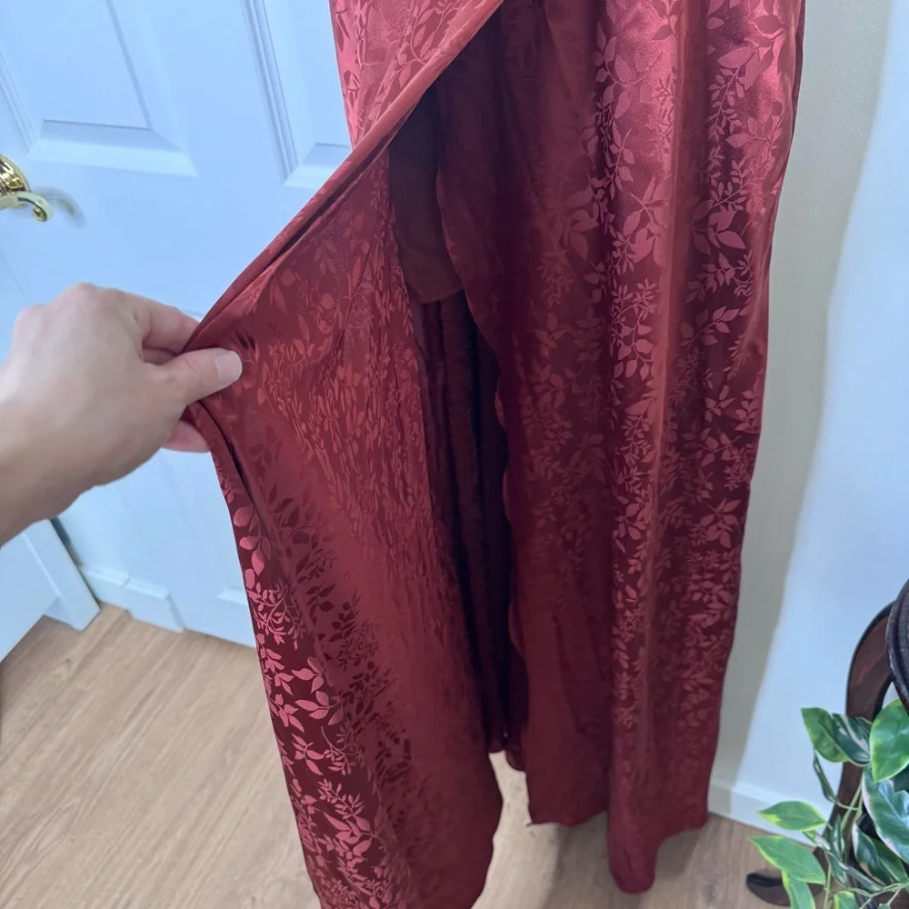 David’s Bridal Jacquard Cowl Neck Maroon Dress size 12 - Picture 7 of 11